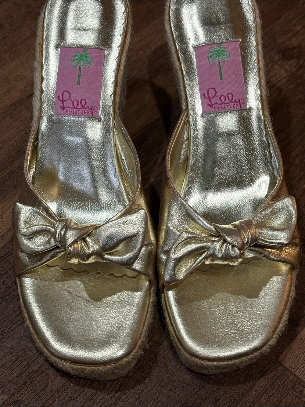 Lilly Pulitzer gold wedge espadrilles featuring a bow detail size 7.5